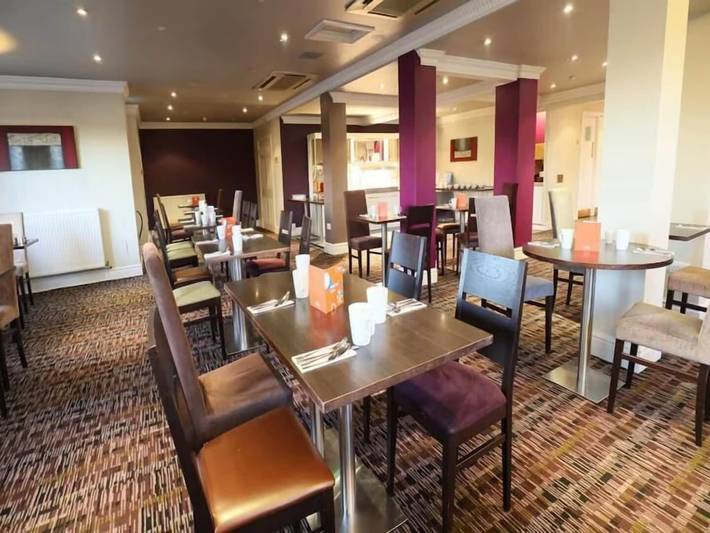 Entire apartment, Coventry Hotel By Belvilla - Standard Double Room in Ryton on Dunsmore, Warwickshire