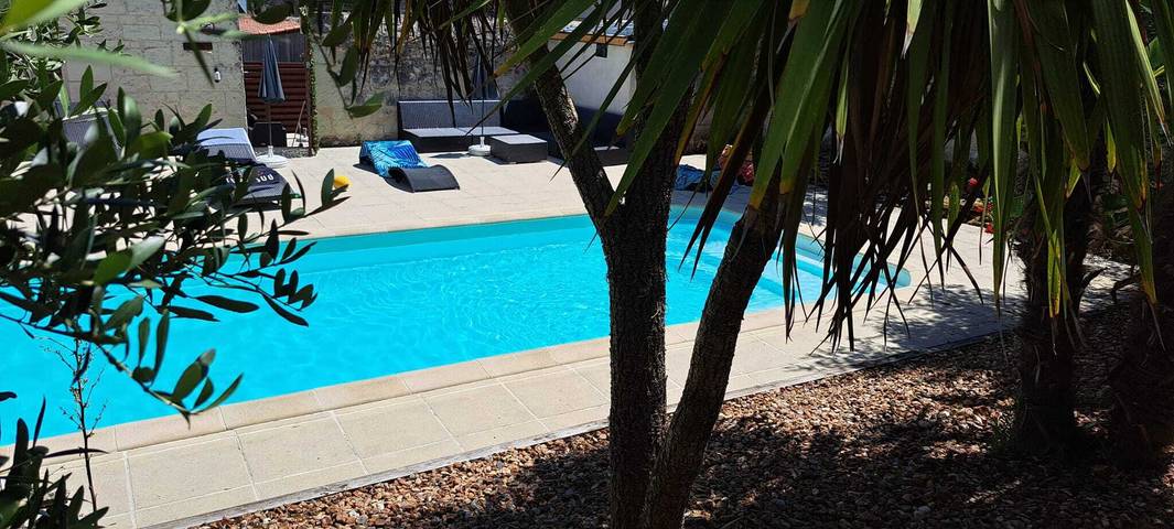 Chambre d’hôte pour 2 personnes, avec Jardin ainsi que Piscine et Sauna