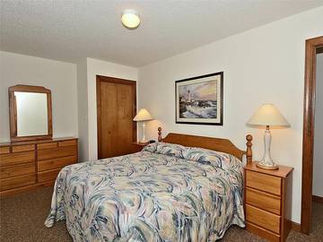 Vacation House for 14 Guests in Bethany Beach, Delaware, Picture 2