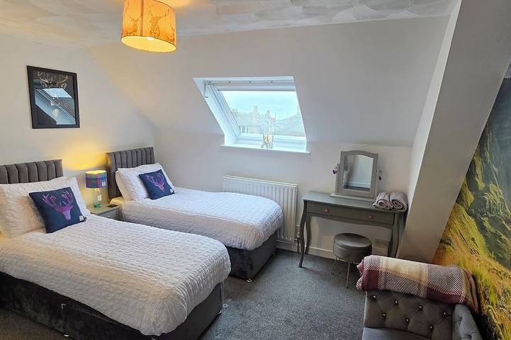 Ganze Wohnung, Stylish duplex apartment in central Troon close to beach. in Troon, Firth Of Clyde