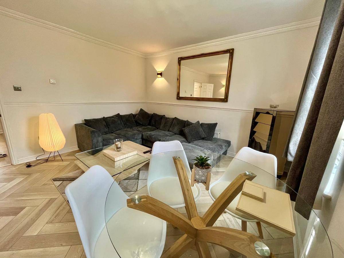 Entire apartment, One-Bedroom Apartment in Penarth, Cardiff