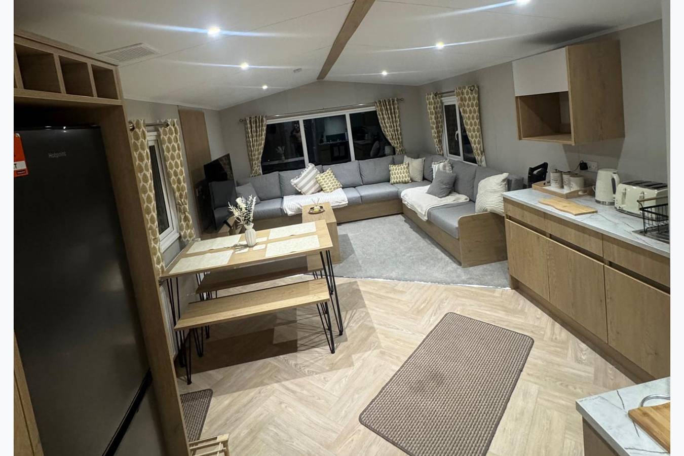 Sleeps6-Beachcaravan-Freeparking-Porthcawl in Porthcawl, Bridgend region