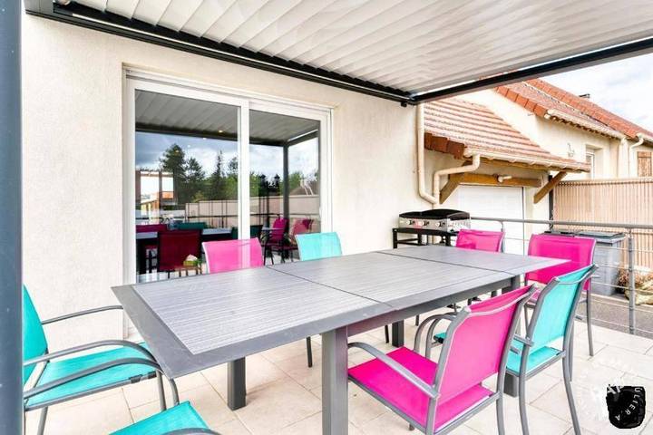 Location de vacances pour 9 personnes, avec piscine ainsi que vue et balcon, adapté aux familles à Ranville - 4