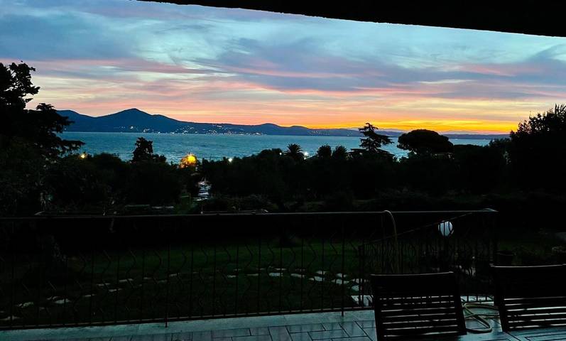 Villa per 8 persone, con Balcone e Terrazza nonché Giardino e Vista lago a Bracciano