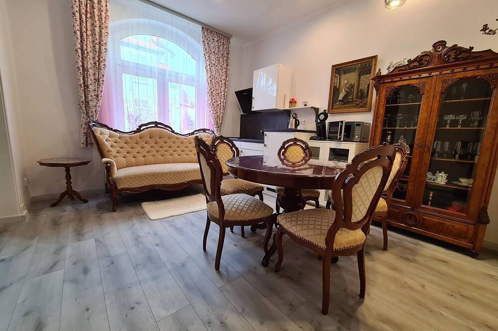 Appartement entier, Appartement-Salle de bain privée-Vue sur Rue-Erdgeschoss in Bad Salzuflen, Arrondissement de Lippe