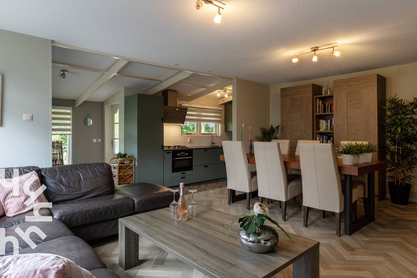 Moderne vakantiewoning voor 6 personen op een rustig vakantiepark nabij het Ijsselmeer. in De Friese Meren, IJsselmeer