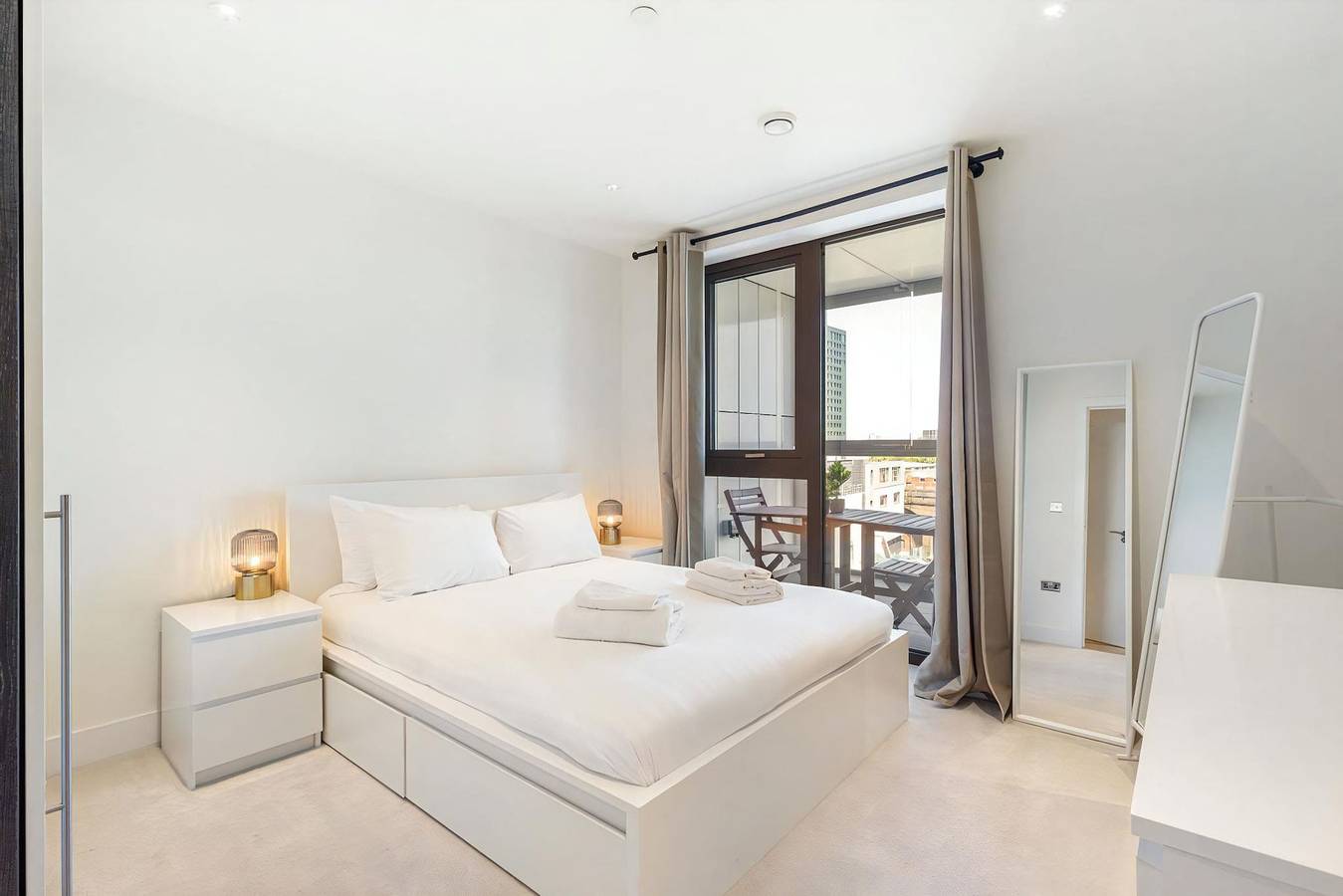Entire apartment, Guestready - Battersea retreat with balcony in Wandsworth, London