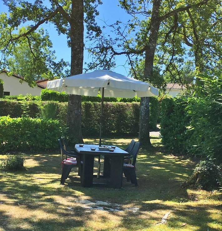 Location de vacances pour 6 personnes, avec jardin ainsi que piscine et vue à Écuras - 3