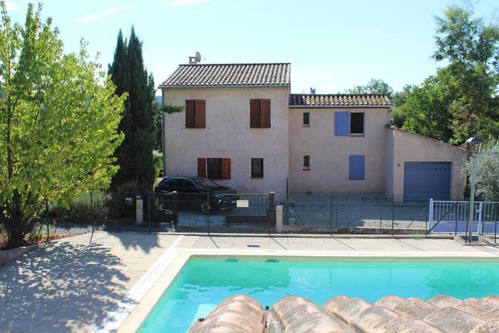 Location de vacances pour 6 personnes, avec Terrasse et Piscine à Quinson - 2