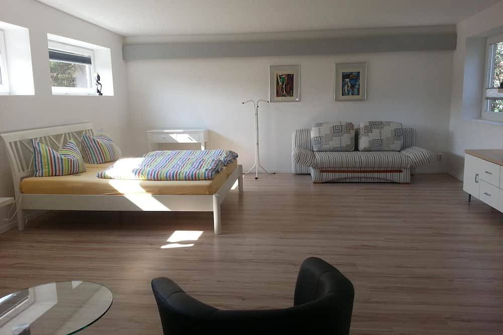Ganze Wohnung, Moderne Maisonette-Wohnung mit Terrasse in Treptow - Köpenick, Berlin