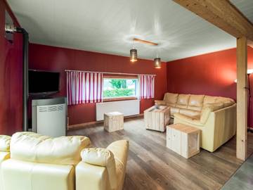 Gîte pour 15 personnes, avec terrasse ainsi que jardin et sauna, animaux acceptés dans Sourbrodt