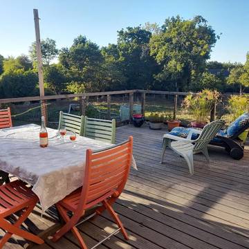 Location de vacances pour 8 personnes, avec terrasse ainsi que jardin et jacuzzi à Surzur