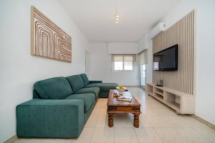 Ferienwohnung für 2 Personen, mit Ausblick und Terrasse in Limassol