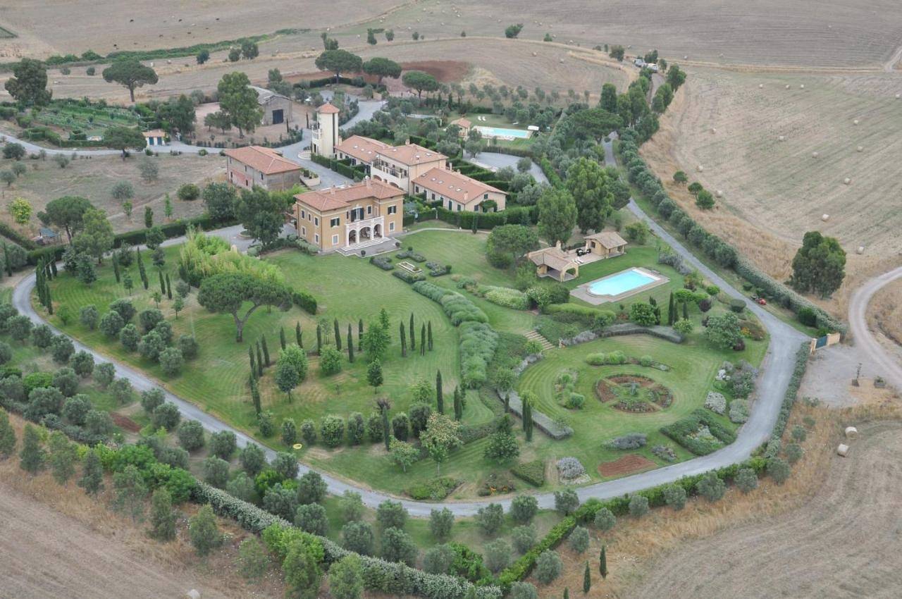 Casale Di Tormaggiore Villa And Country Suites in Pomezia, Provincia di Roma