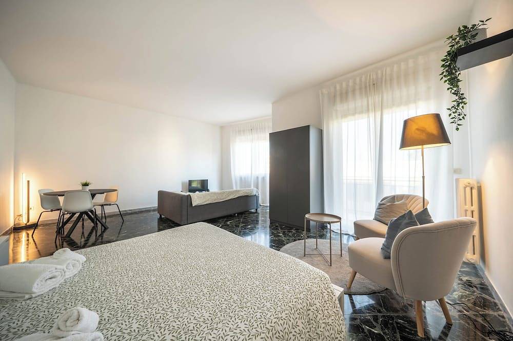 Entire apartment, The Sunset - Free Parking in Conversano, Bari Province