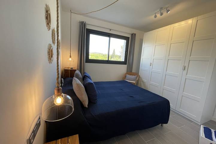 Gîte pour 6 personnes, avec terrasse ainsi que piscine et jardin à Cubelles - 3