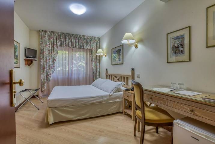 Hôtel pour 3 personnes, avec vue ainsi que jardin et sauna, animaux acceptés dans Sant Elia Fiumerapido - 3