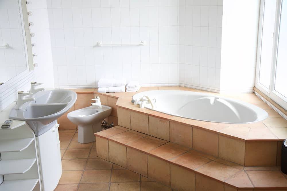 Atemberaubende 3 Bed House, spektakulärem Meerblick, 150 m vom Strand entfernt in Nizza, Mittelmeerküste (Frankreich)