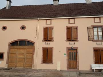 Gîte pour 5 personnes, avec terrasse à Étival-Clairefontaine