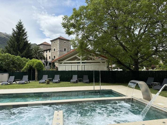 Hôtel pour 2 personnes, avec piscine et jacuzzi - 1