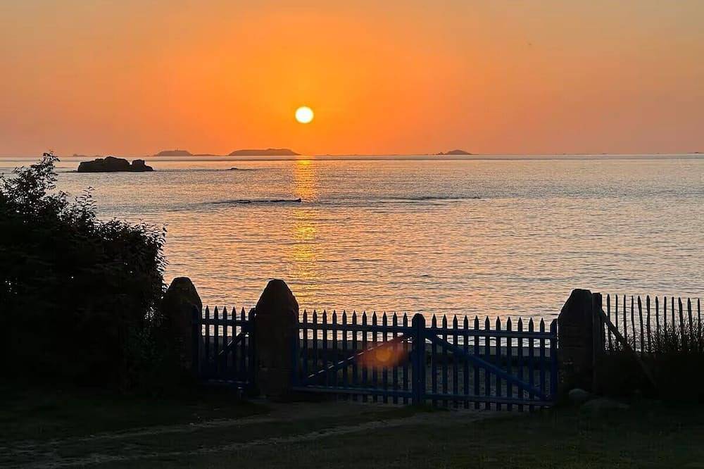 Maner ar mor (Manoir de la mer) in Port Blanc (Penvénan), Penvénan