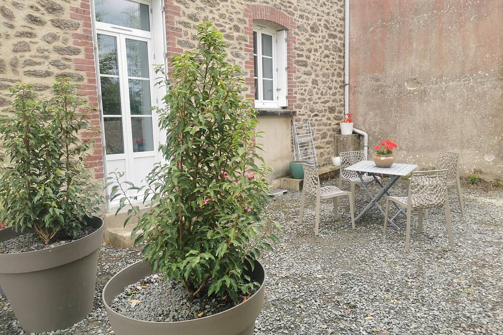 Apartamento entero, Gîte des 3 Plages 4/6 Personnes à 3 mn à Pied des Plages et 100 m des Commerces in Lancieux, Región de Dinan