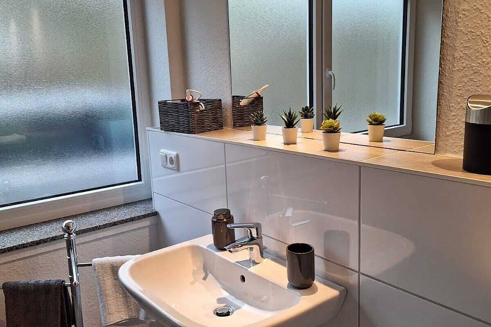 Ganze Wohnung, Ferienwohnung Werra - direkt am Weserradweg in Bad Karlshafen, Hessisches Bergland
