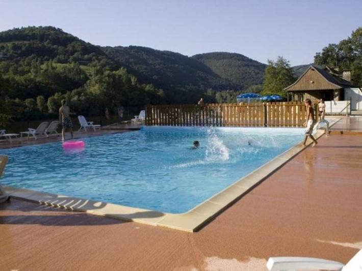 Camping pour 4 personnes, avec Piscine