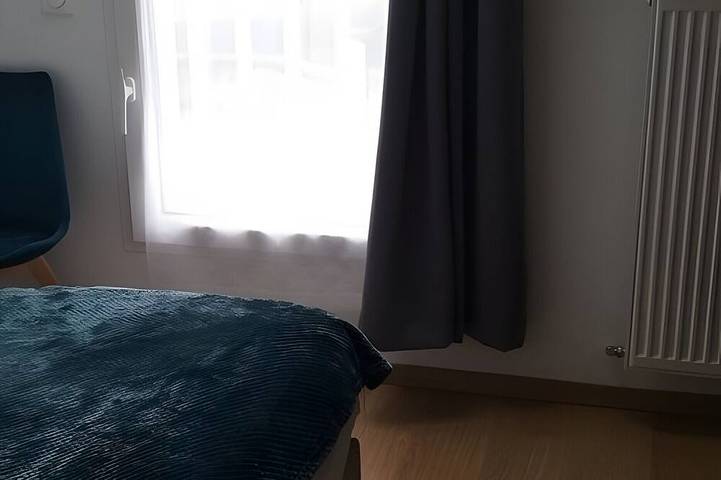 Location de vacances pour 8 personnes, avec Terrasse ainsi que Jardin et Piscine à Saint-Genest-d'Ambière - 4