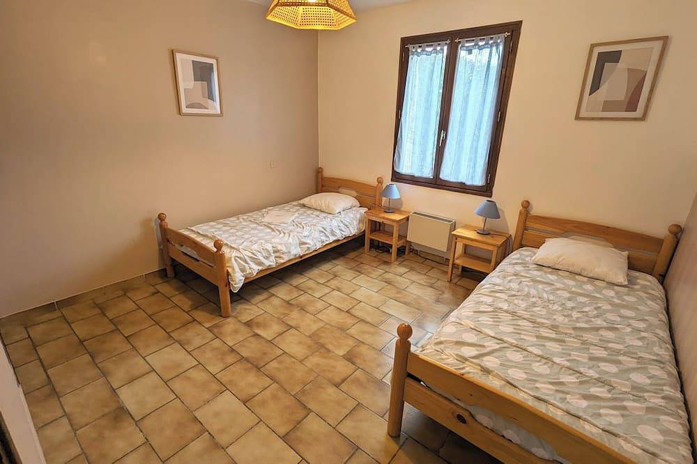 Appartement tout confort dans village vacances  à Balazuc, avec piscine commune. in Balazuc, Ardèche