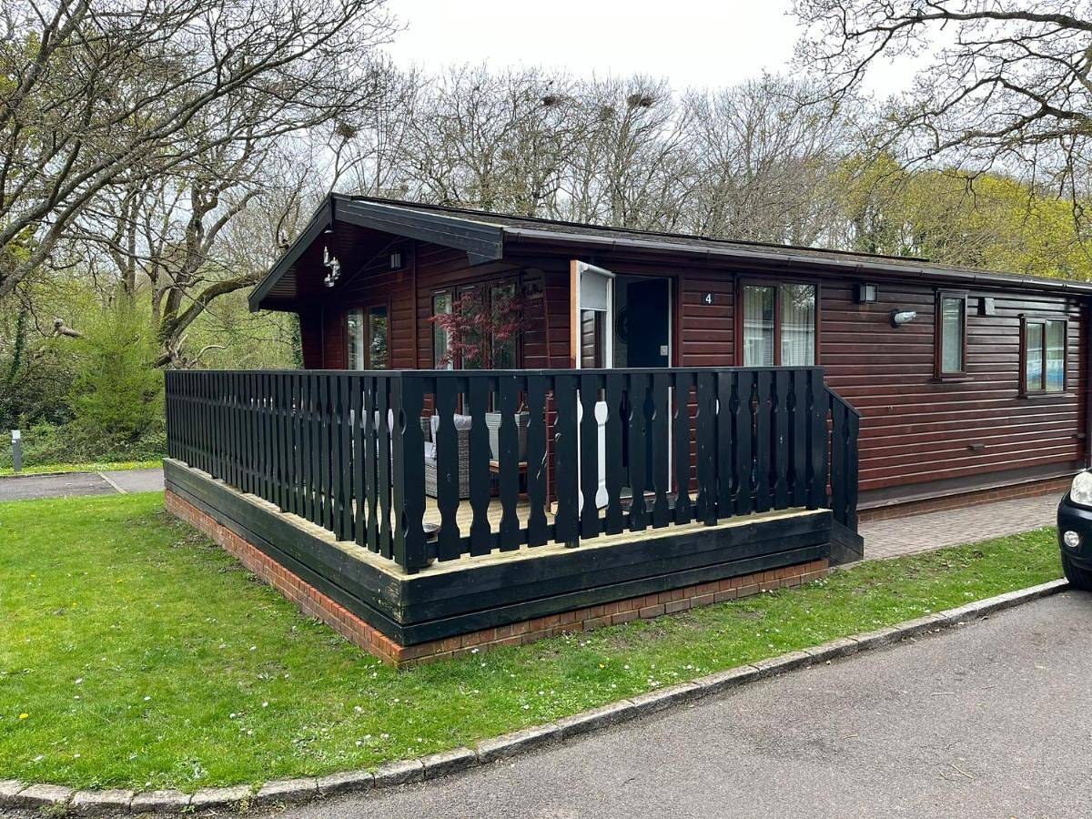 Apartment in Milford-on-Sea, Hampshire