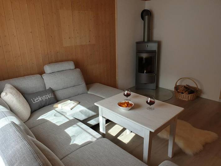 Ferienwohnung für 4 Personen, mit Balkon und Terrasse sowie Garten und Ausblick in Mundaun