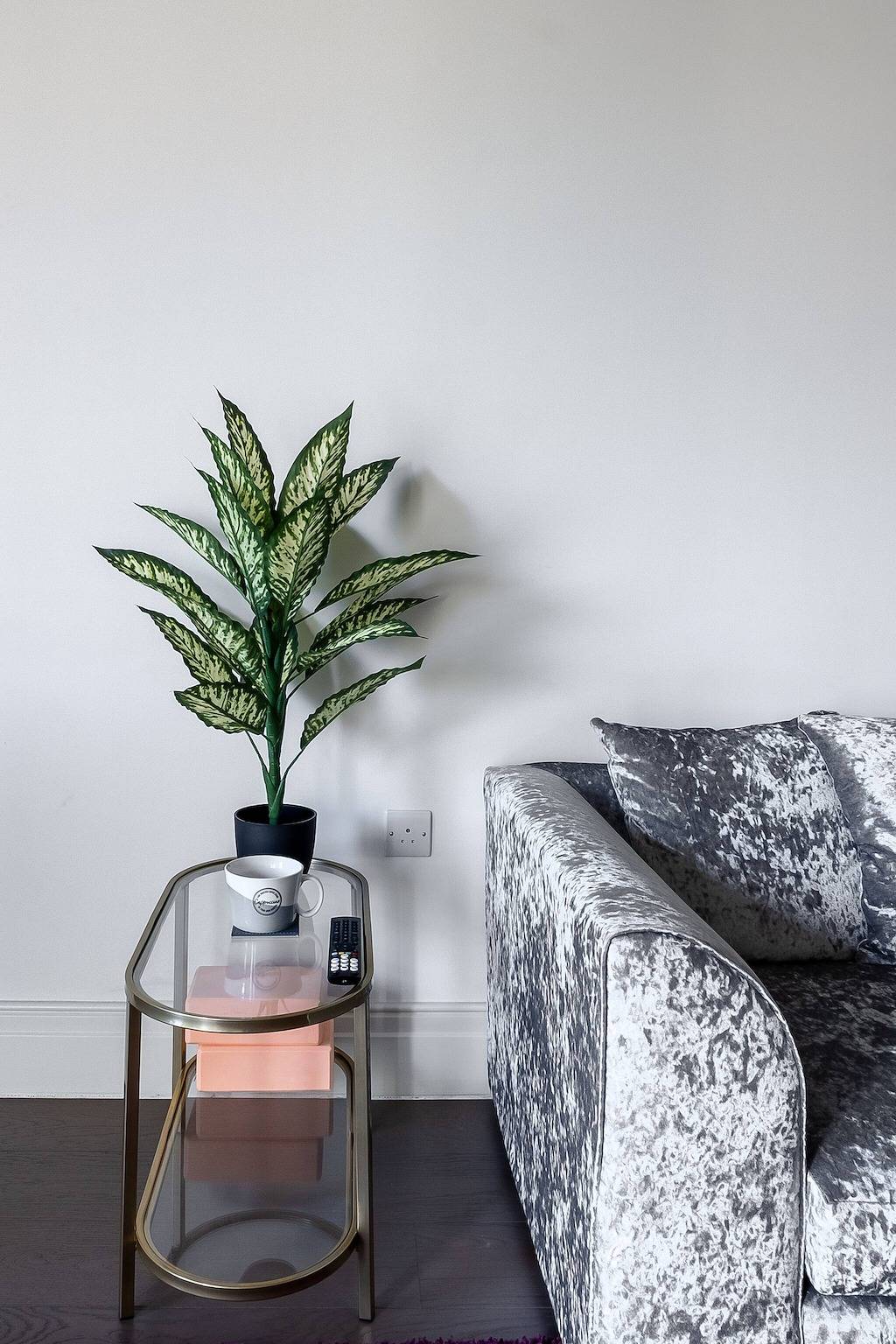 Entire apartment, Modern Cozy Kingston Flat, 5 Mins to Train Station in Kingston upon Thames, London