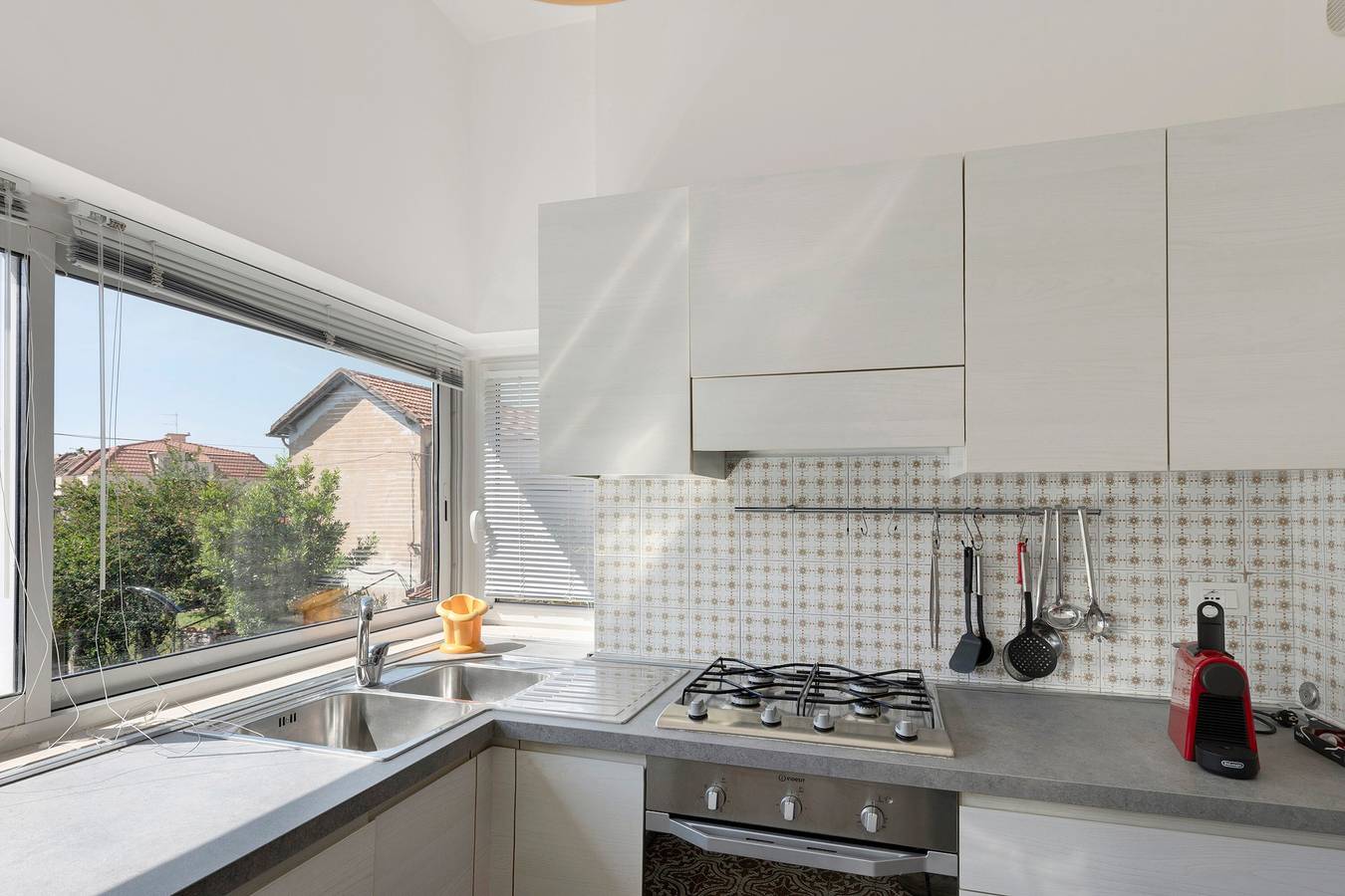 Ganze Wohnung, Ferienwohnung 'Isonzo Holiday Home - 2 Schlafzimmer' mit Bergblick, Wlan & Klimaanlage in Loano, Riviera di Ponente