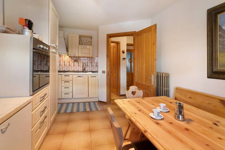 Ganze Wohnung, Ferienwohnung "Pablo" in Pistennähe mit Balkon und WLAN in Livigno (Stadt), Livigno
