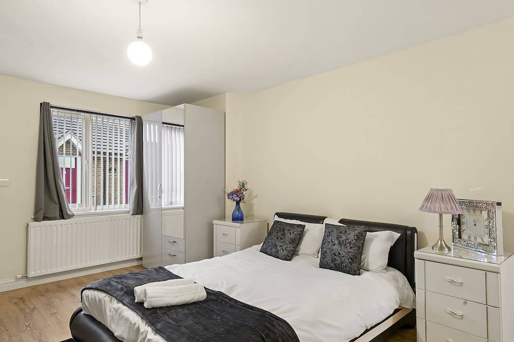 Entire apartment, Lt Properties Lovely Studio Apartment in Luton, Chiltern Hills