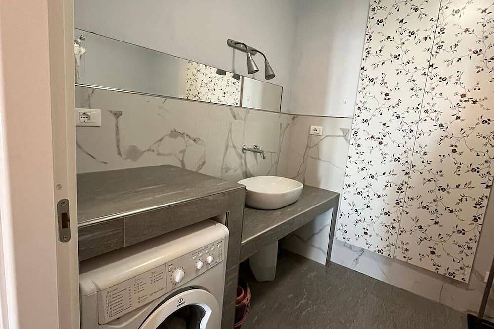 Ganze Wohnung, Cozy three-room apartment, pets allowed, beautiful sea view. in Elba