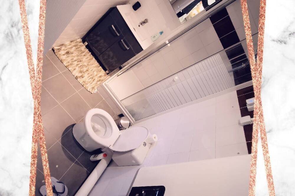 Diaspo+ Residences, 15 minutes from Paris, cool in the summer, fan, quiet and private in Argenteuil, Val-d'Oise