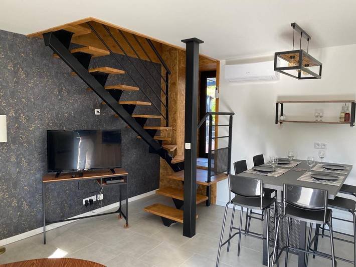 Location de vacances pour 4 personnes, avec Terrasse à Olby