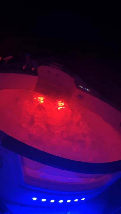 Location de vacances pour 4 personnes, avec balcon et jacuzzi à La Machine - 3