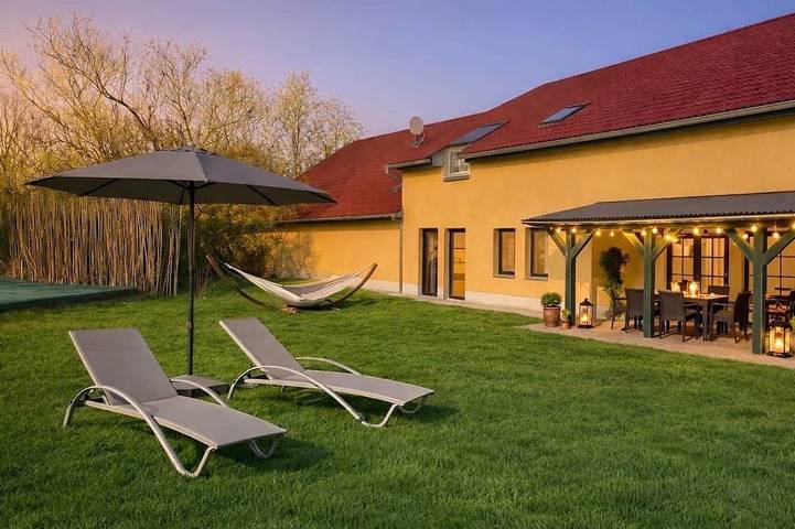 Ferienhaus für 6 Personen, mit Garten und Pool, mit Haustier in Beelitz