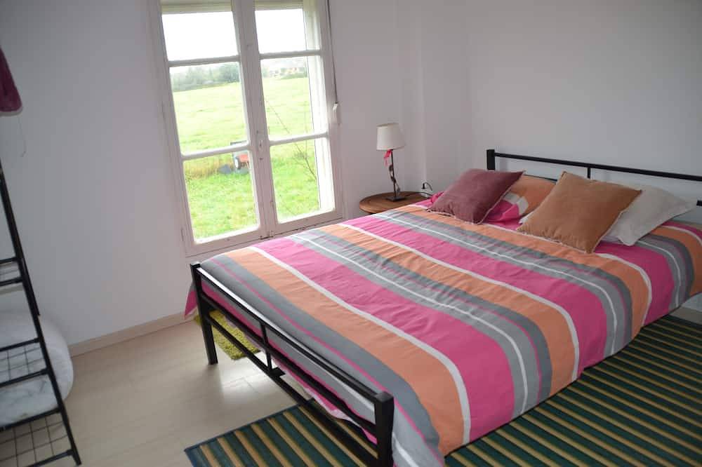 Location maison entière ou chambres à la campagne à Teloché (72) in Teloché, Sarthe