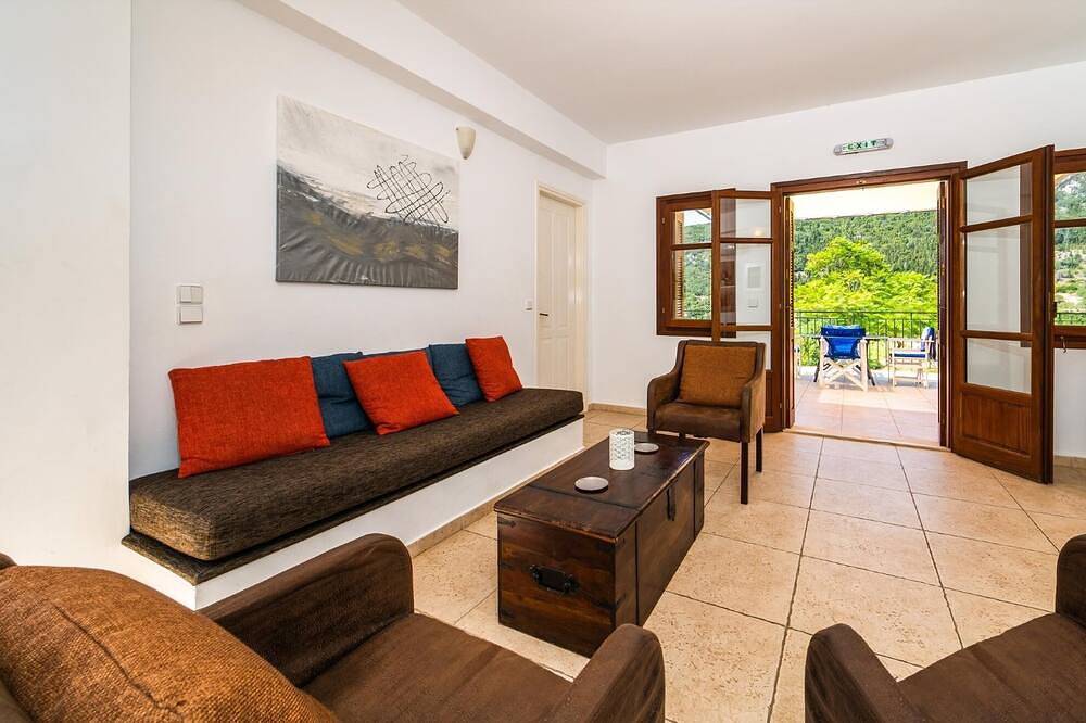 2 Bedroom Villa with Kefalonia Views and Beach Path near Stavros in Greece