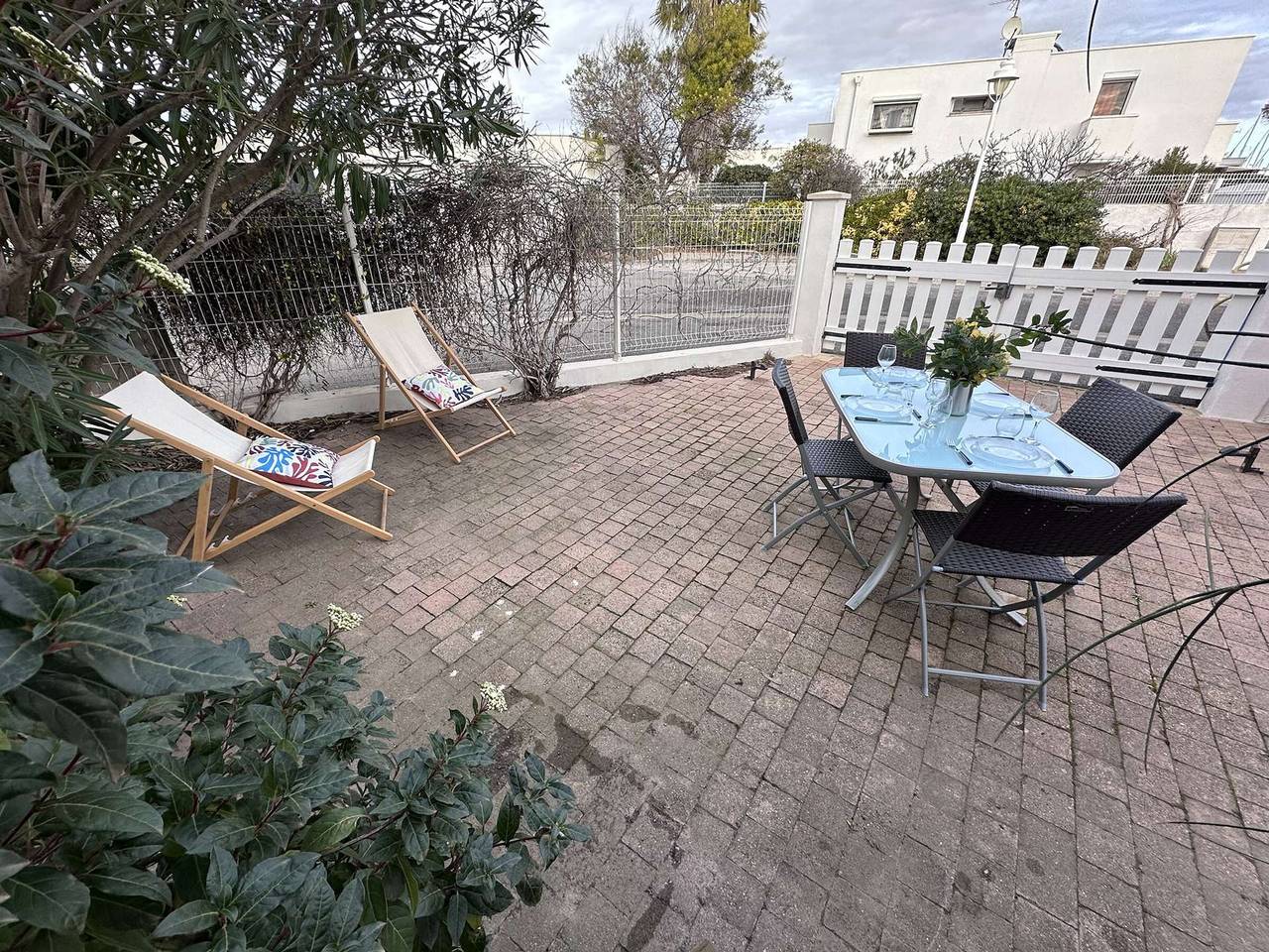 Ganze Wohnung, Charmante 2-Zimmer-Wohnung mit Terrasse, Garten und Parkplatz in Port Camargue, Le Grau-du-Roi