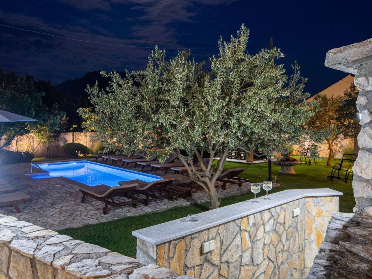 Villa Popovića Dvori - Six Bedroom Villa with Pool in Šestanovac, Makarska Riviera