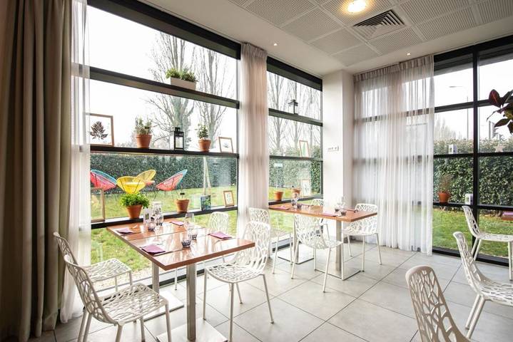 Hôtel pour 2 personnes, avec terrasse, animaux acceptés à Vélizy-Villacoublay - 2