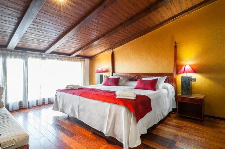 Hotel for 10 people, with terrace and hot tub as well as sauna - 1