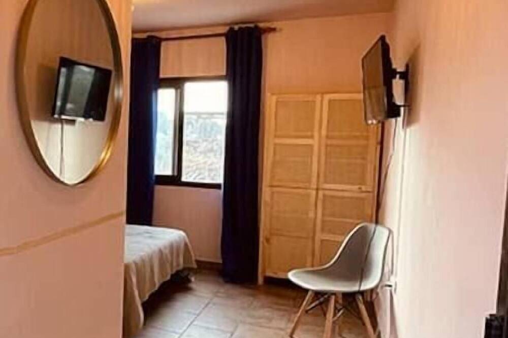 Co-Living at Casa Cocolores in Villaverde, La Oliva