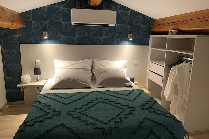 Gîte pour 2 personnes, avec jacuzzi à Laval-Pradel - 2