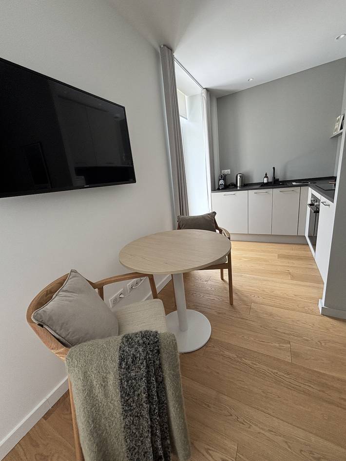 Gîte pour 2 personnes, avec jardin, adapté aux familles dans Plage Tresmeur - 4